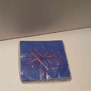 Smart Living Blue and Red Fireworks qty 16 Napkins NWT